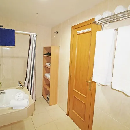 Apartamento Súper Céntrico, Luminoso, Amplio, Terrazas Y Patio