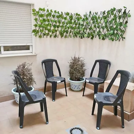 Apartamento Súper Céntrico, Luminoso, Amplio, Terrazas Y Patio *