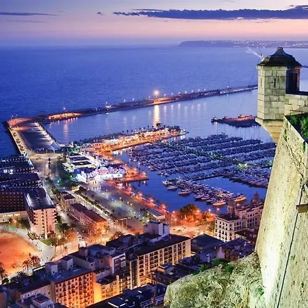 Súper Céntrico, Luminoso, Amplio, Terrazas Y Patio * Alicante